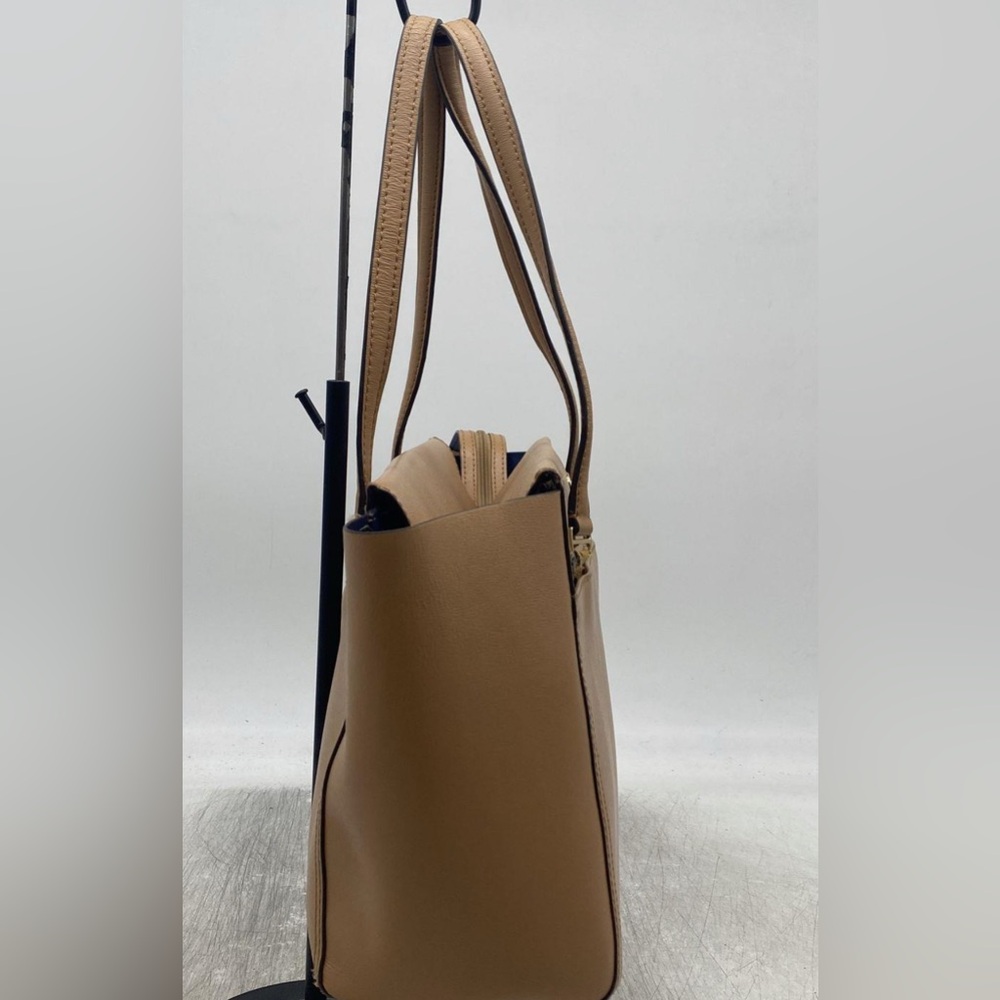 Tory Burch Perry Leather Tote- Classic - Picture 4 of 5